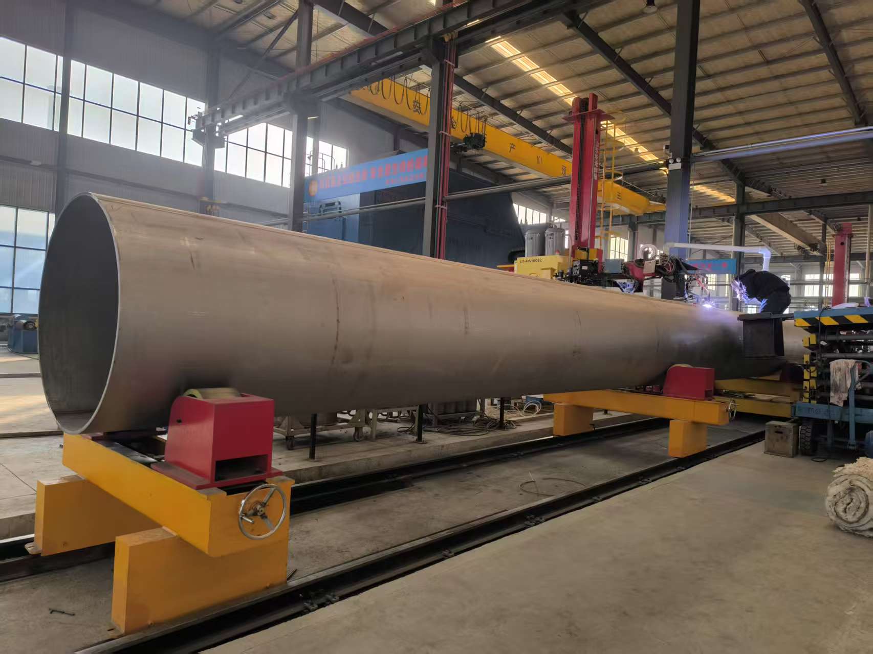 Tại sao Ống hàn bằng thép không gỉ 904L với thử nghiệm RT 100% lại quan trọng đối với môi trường khắc nghiệt?